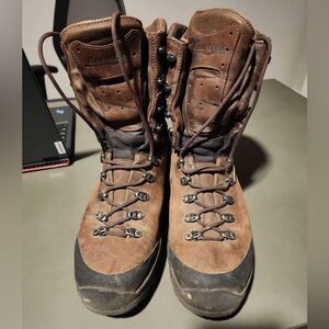 Kenetrek Mountain Guide waterproof hunting boots